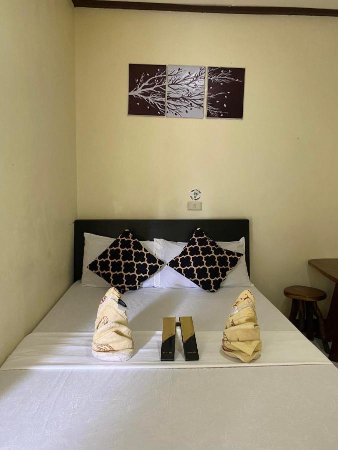 Mia Affordable Rooms エルニド エクステリア 写真